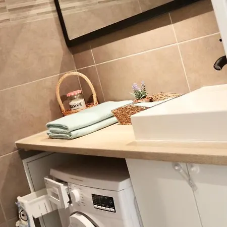 De 45 M2 En Rez-de-villa Avec Jardin *