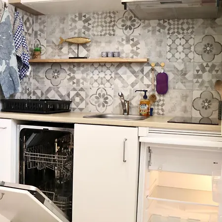Apartment De 45 M2 En Rez-de-villa Avec Jardin *