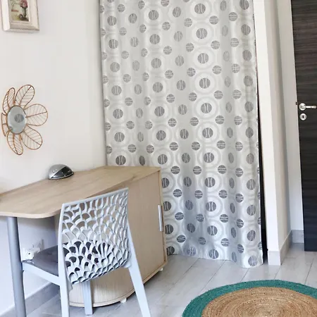 De 45 M2 En Rez-de-villa Avec Jardin *