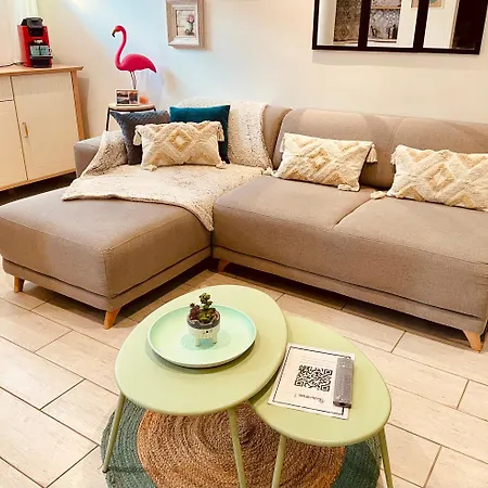De 45 M2 En Rez-de-villa Avec Jardin *