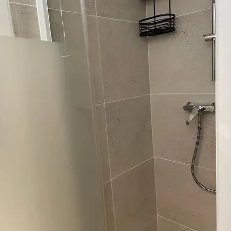 De 45 M2 En Rez-de-villa Avec Jardin * Hyeres