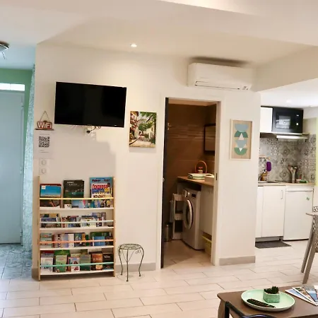 De 45 M2 En Rez-de-villa Avec Jardin 아파트 히에레