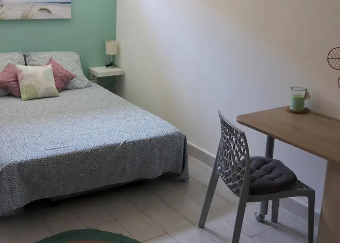 De 45 M2 En Rez-de-villa Avec Jardin 아파트 히에레