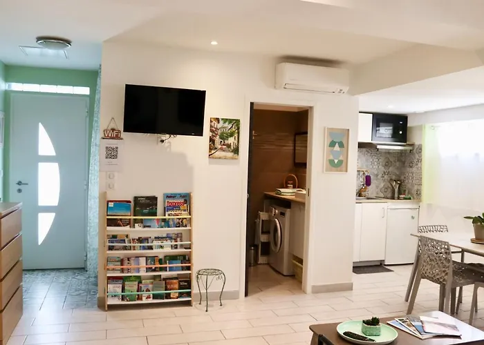 De 45 M2 En Rez-de-villa Avec Jardin 아파트 히에레