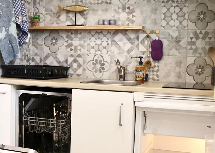 아파트 De 45 M2 En Rez-de-villa Avec Jardin *